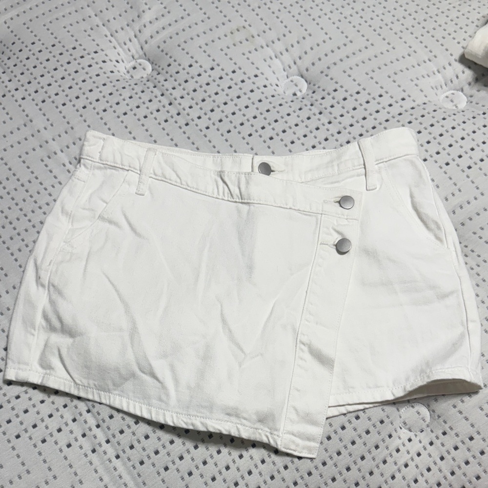 Altar'd State White Asymmetrical Skort